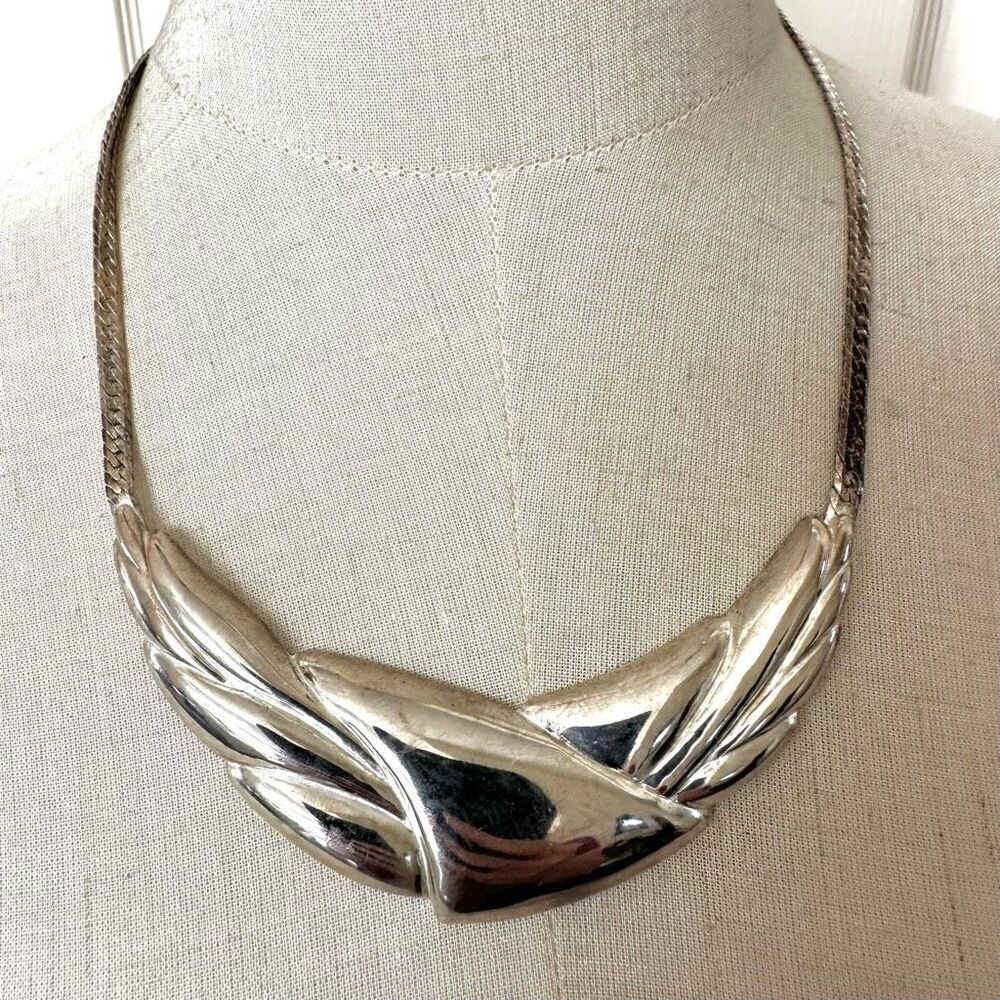 Silver tone modernist vintage collar necklace